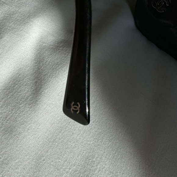 Chanel Rotating C's Sunglasses. - Picture 7 of 16